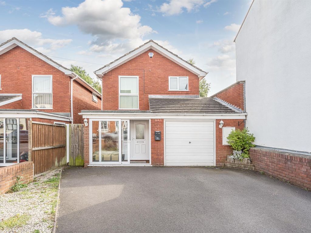 4 bed detached house for sale in Cleveland Street, Stourbridge DY8, £
