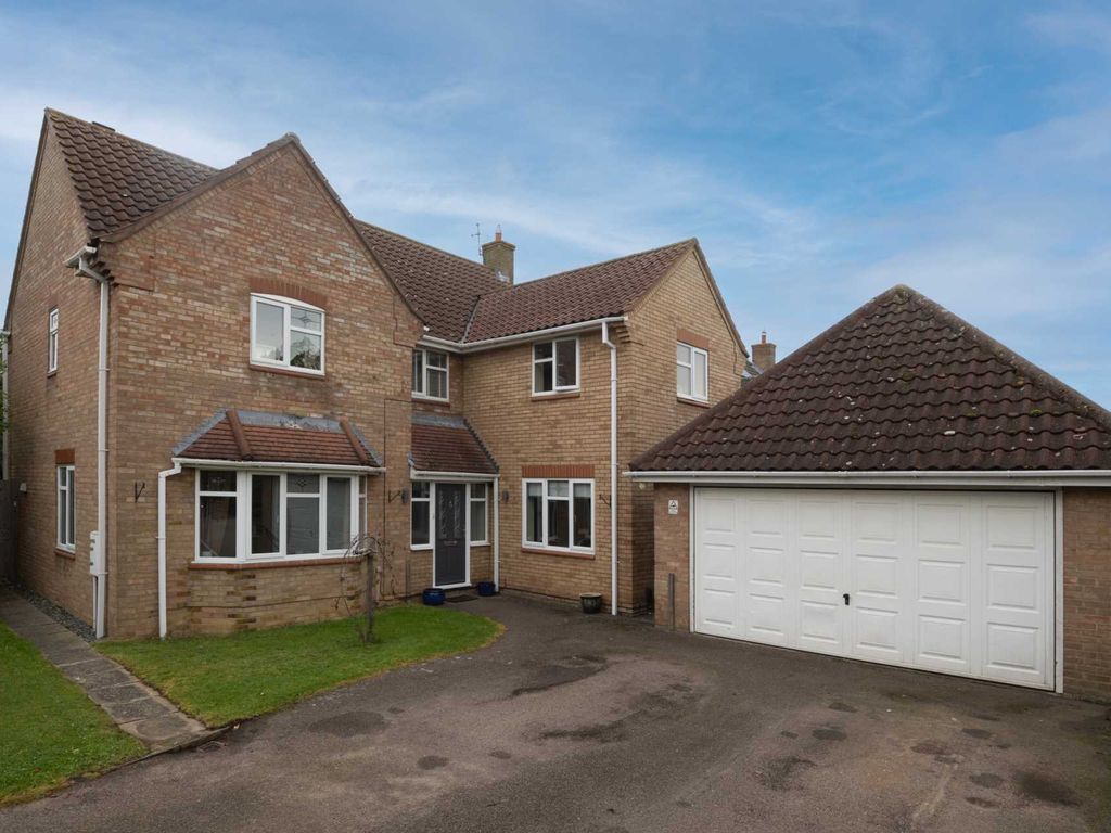 5 bed detached house for sale in 173 Sapley Road, Hartford, Huntingdon