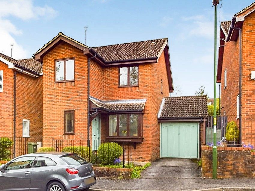3 bed detached house for sale in Riverside, Horsham RH12 Zoopla