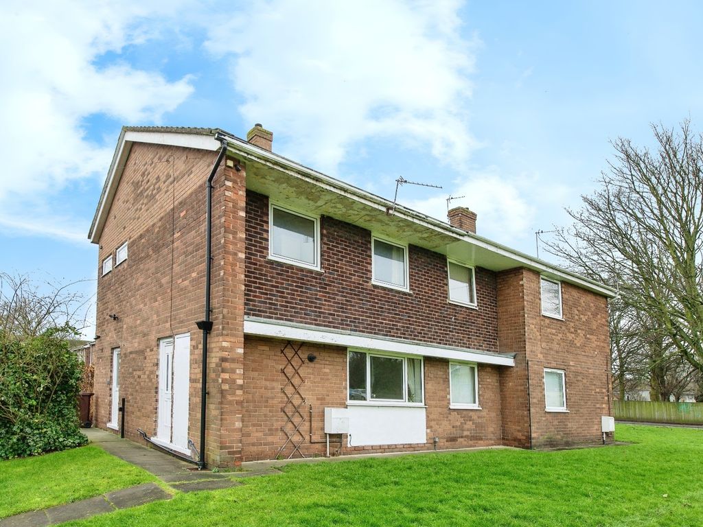 3 bed semidetached house for sale in Raglan Close, Castleford, West