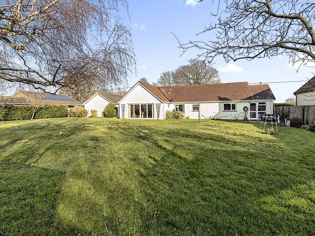 4 bed bungalow for sale in The Green, Deopham, Wymondham NR18 Zoopla