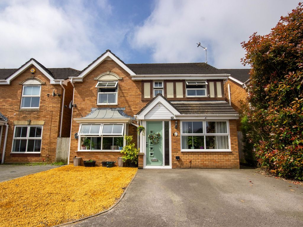 4 bed detached house for sale in Laburnum Close, Rogerstone NP10, £375,000 Zoopla