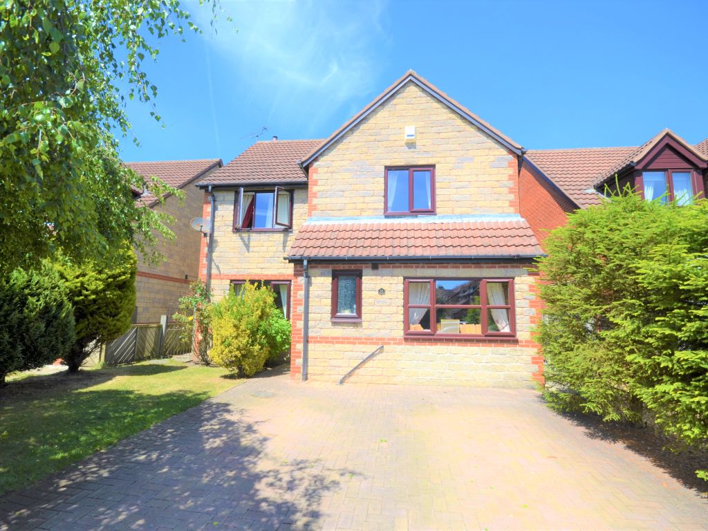 4 bed detached house for sale in Birchwood Gardens, Braithwell
