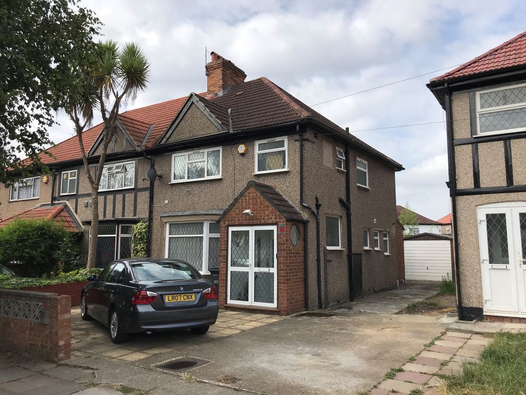 4 Gresham Road, Hounslow, Middlesex TW3  