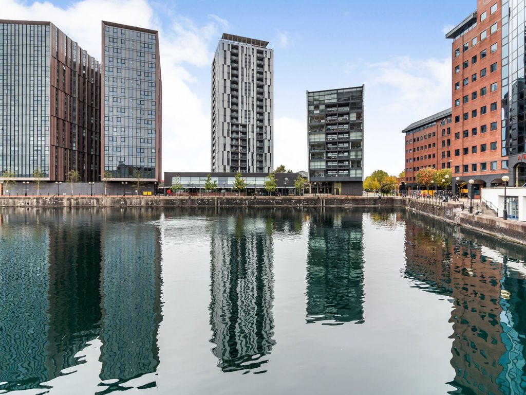 2 bed flat for sale in The Quays, Salford, Greater Manchester M50, £
