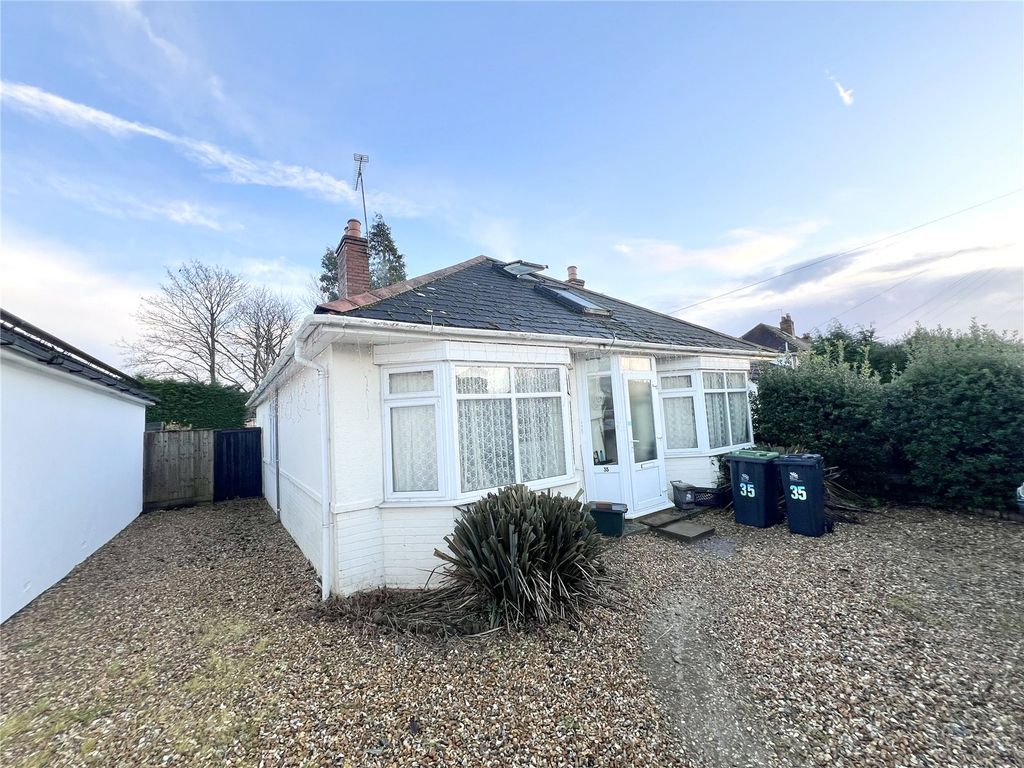 3 bed bungalow for sale in Canberra Road, Christchurch, Dorset BH23, £