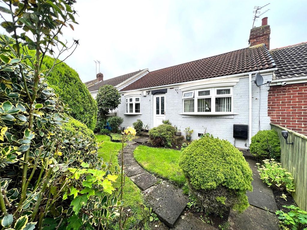 2 bed bungalow for sale in Burnside Avenue, Horden, Peterlee SR8, £