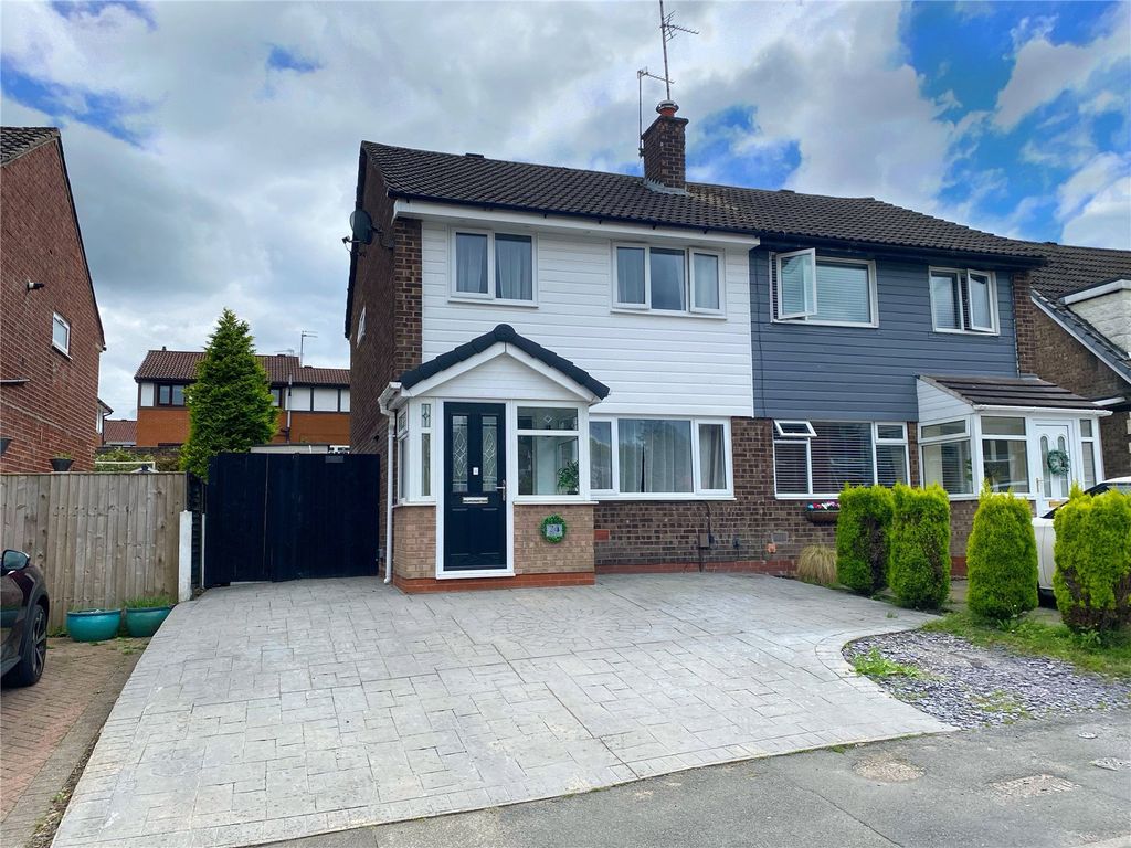 3 bed semidetached house for sale in Cherwell Avenue, Heywood, Greater
