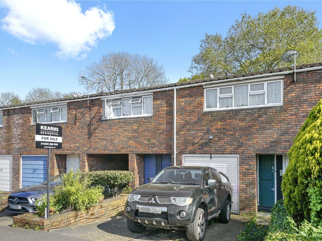 1 bed terraced house to rent in Brickett Close, Ruislip, Middlesex HA4