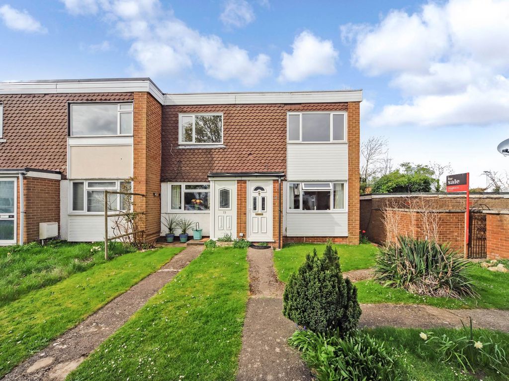 2 bed for sale in Carrington Place, Tring HP23, £249,000