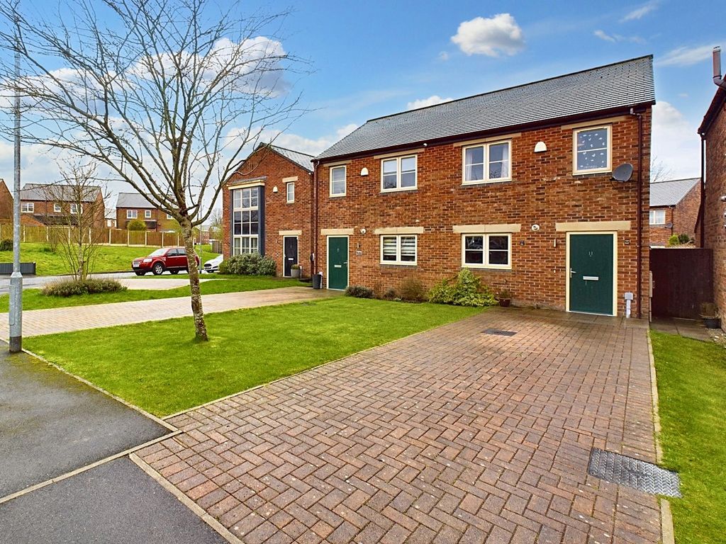 3 bed semidetached house for sale in Brook Meadow Close, Astley M29, £