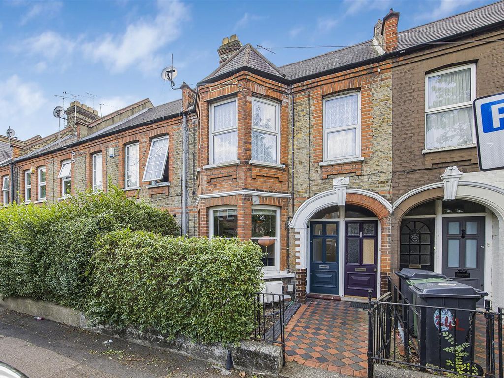 2 bed flat to rent in Brettenham Road, London E17 - Zoopla