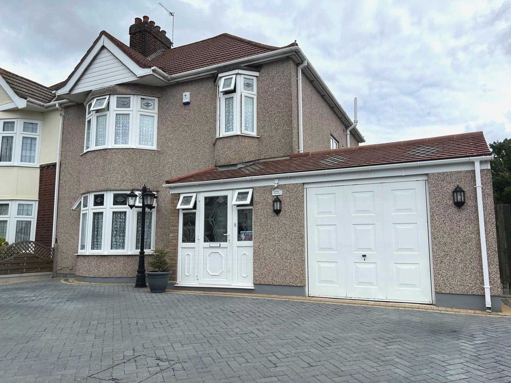 3 bed semidetached house for sale in Bedonwell Road, Upper Abbey Wood