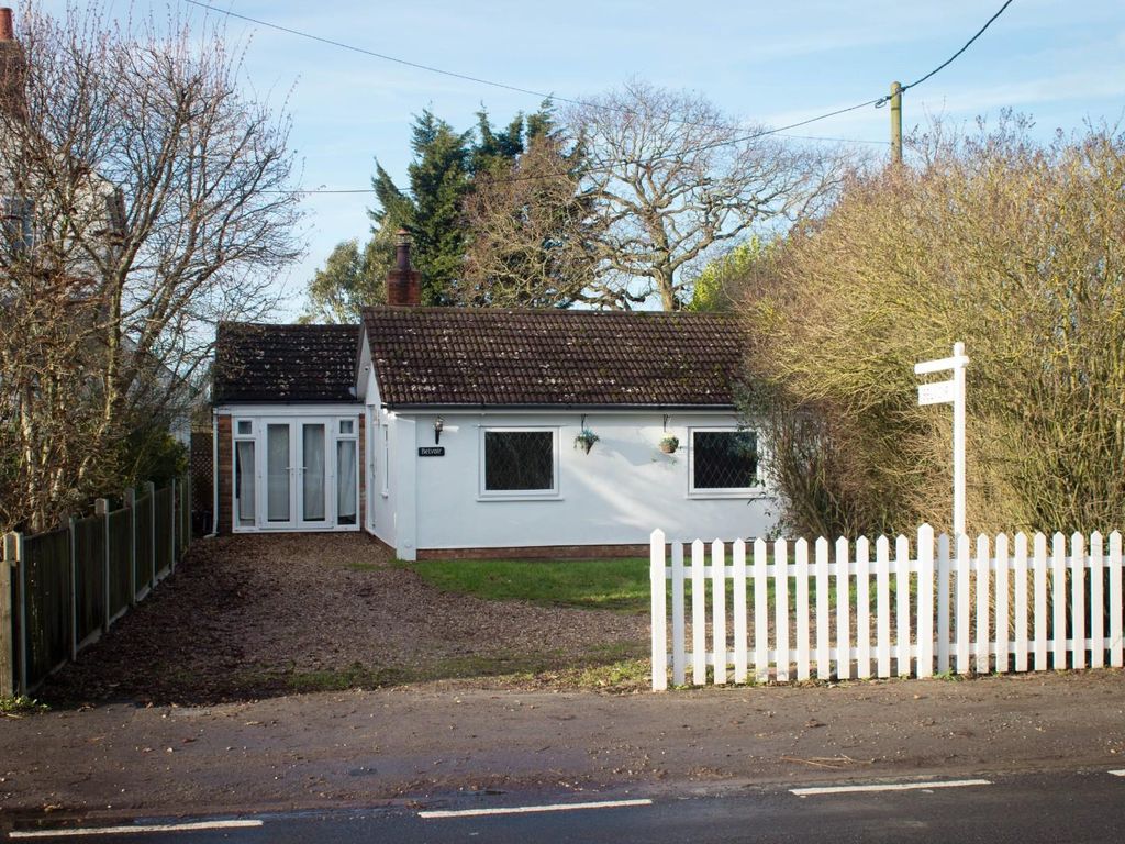 3 bed detached bungalow for sale in The Causeway, Great Horkesley