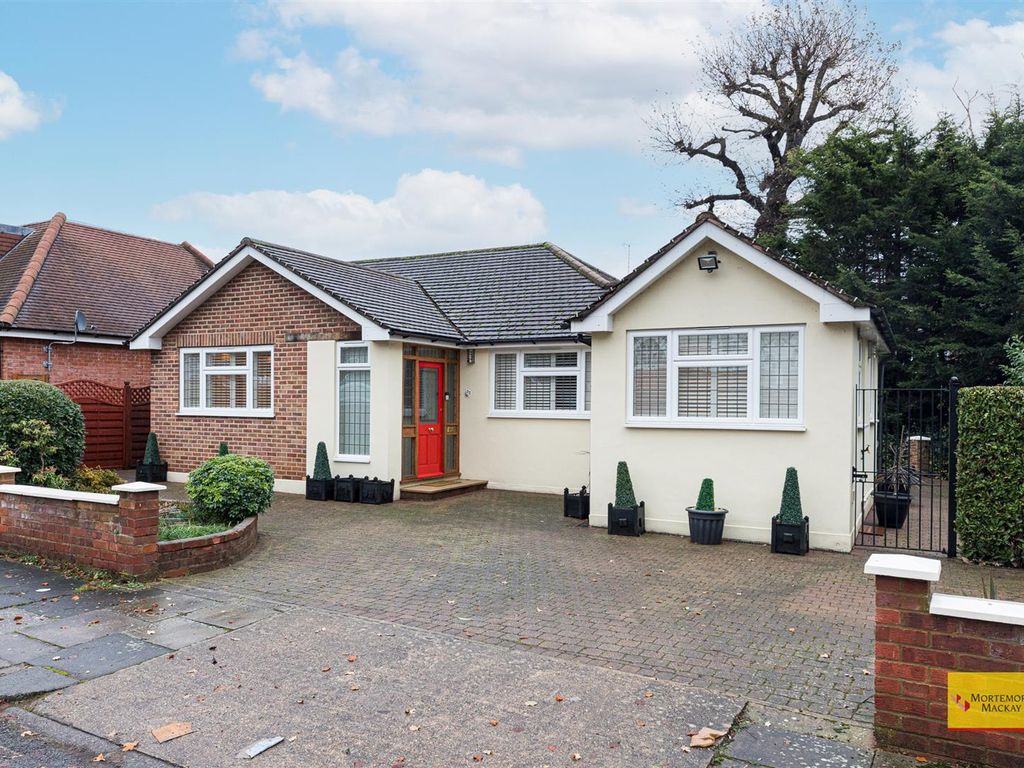 Nestor Avenue, London N21