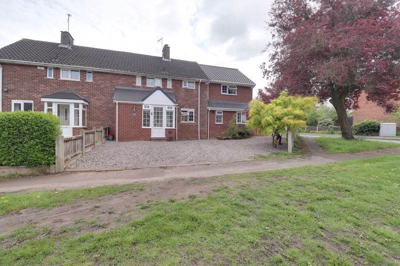 4 bed semidetached house for sale in Oxbarn Road, Burton Manor, Stafford ST17 Zoopla