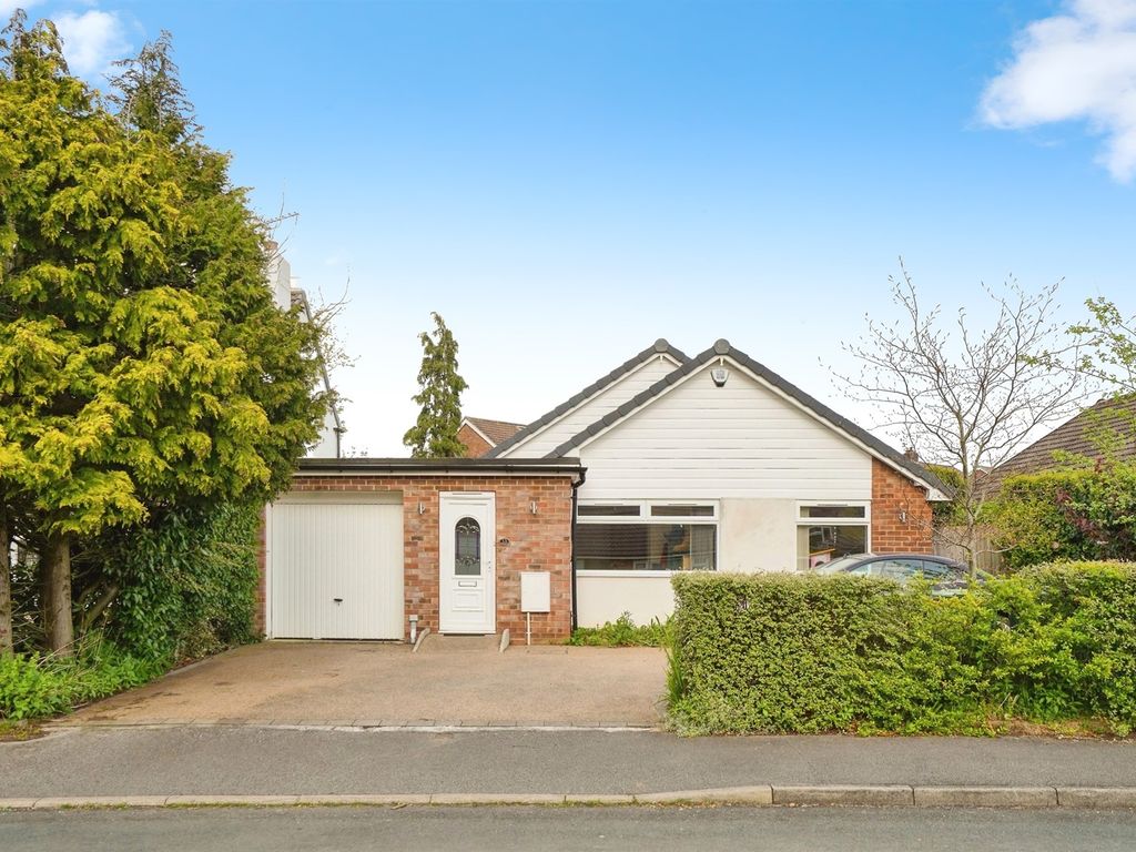 4 bed detached bungalow for sale in High Ash Crescent, Leeds LS17, £