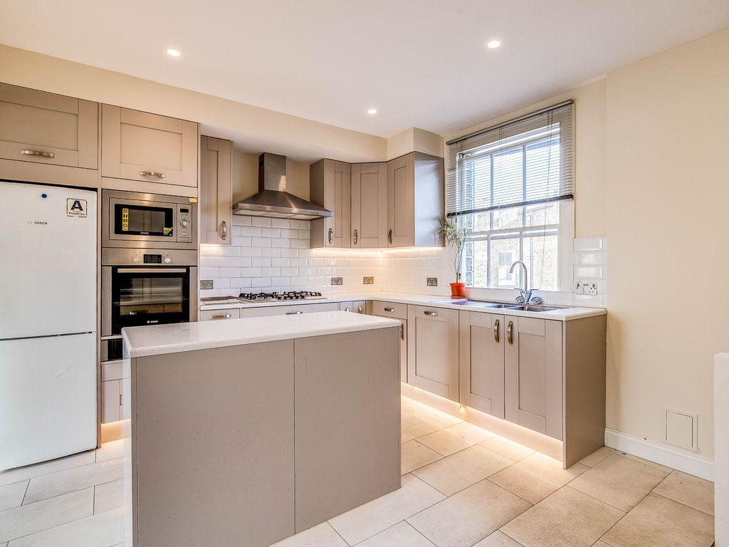 Harwood Road, London SW6  