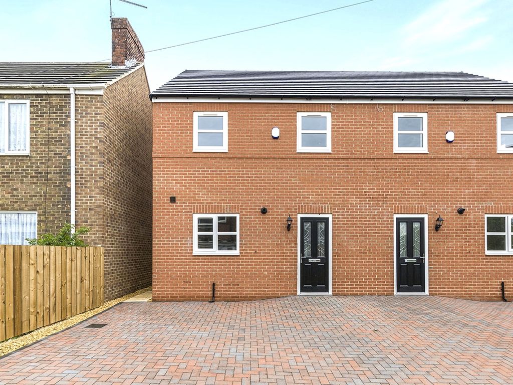3 bed semidetached house to rent in Low Dyke Street, Trimdon Colliery