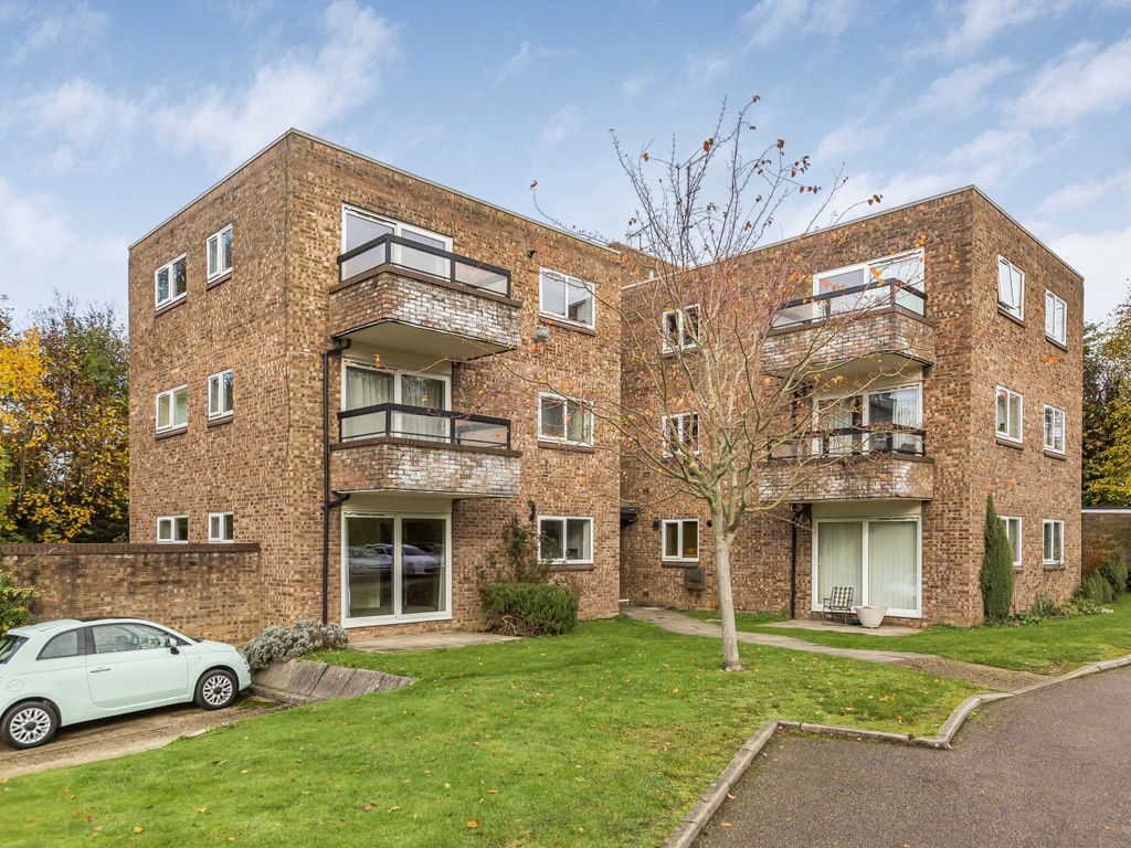 2 bed flat to rent in Milton Road, Harpenden AL5, £1,300 pcm Zoopla