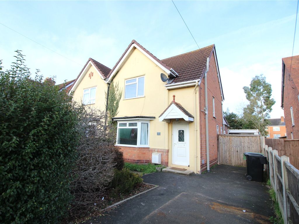 3 bed semidetached house to rent in Perryfields Crescent, Bromsgrove