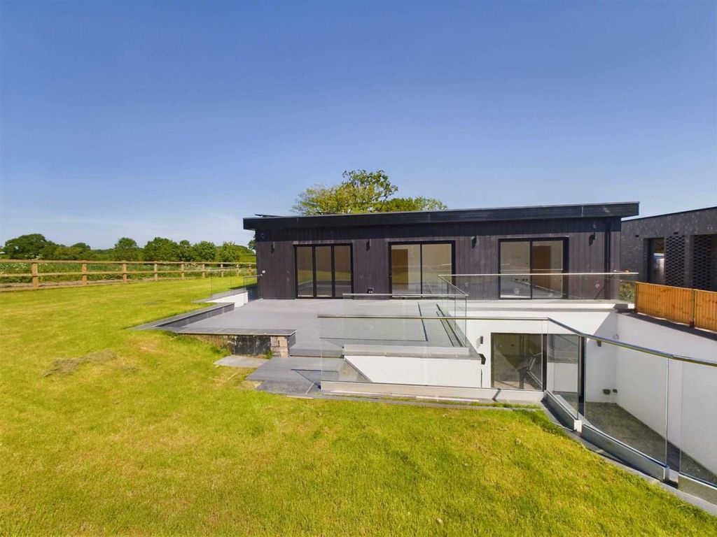 New home, 5 bed detached house for sale in Fairydell Close, Fairydell