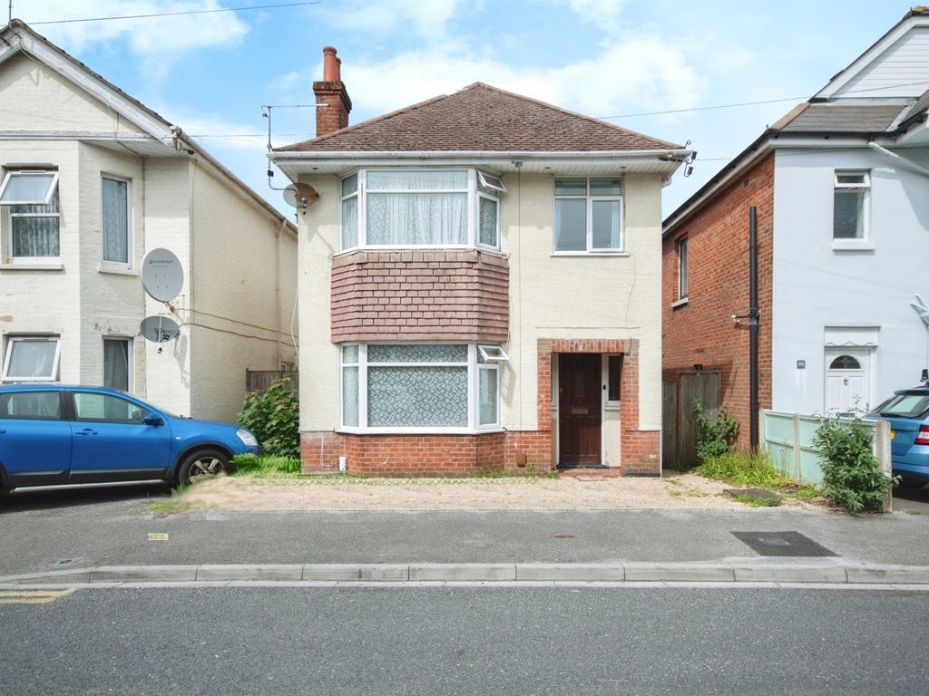 4 bed detached house for sale in Green Road, Winton, Bournemouth BH9, £