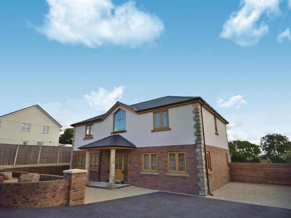 5 bed detached house for sale in Heol Y Meinciau, Pontyates, Llanelli