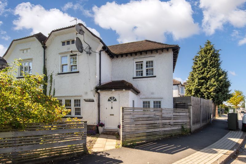 3 bed semidetached house for sale in Harrods Green, Edgwarebury Lane