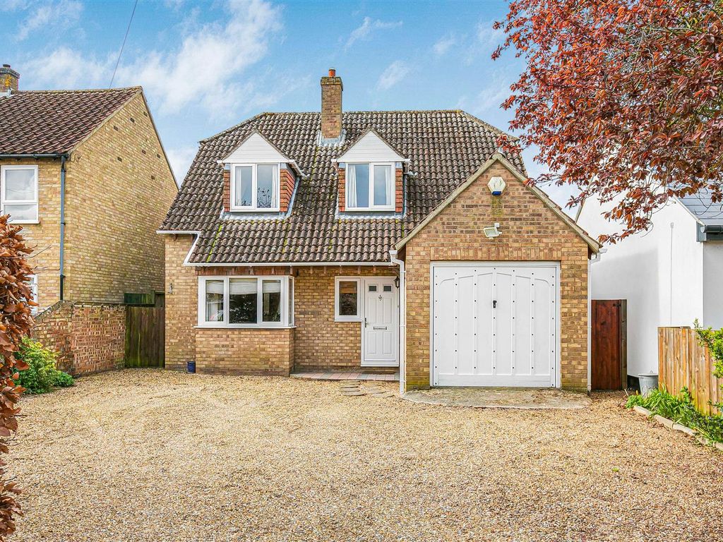 3 bed detached house for sale in Carter Street, Fordham, Ely CB7, £