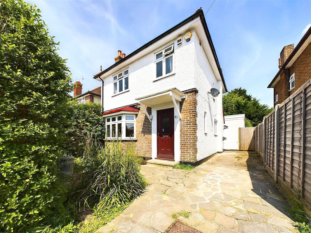 3 bed detached house for sale in Manor Way, Ruislip HA4, £750,000 Zoopla