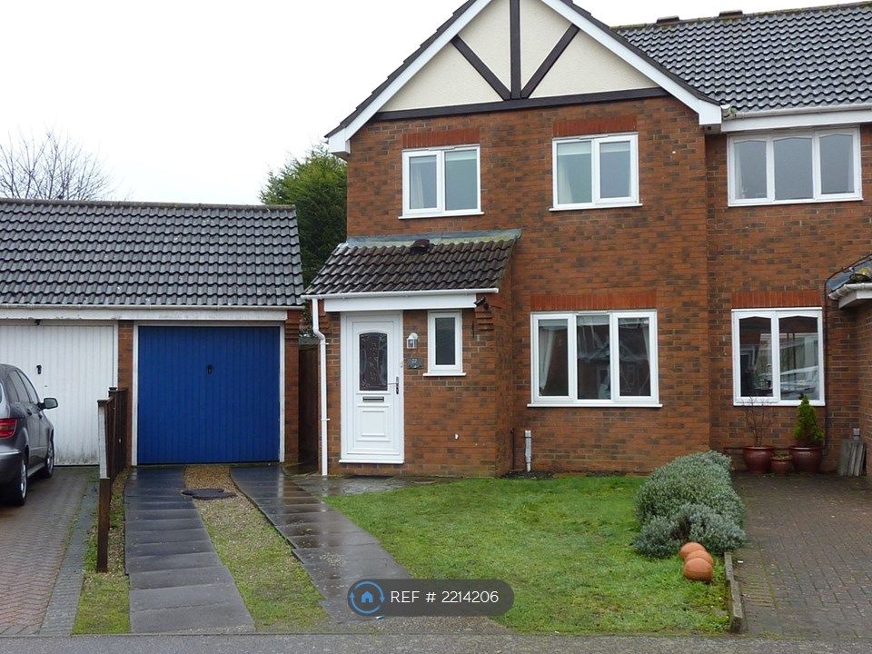 3 bed semidetached house to rent in Marigold Close, Horsford, Norwich