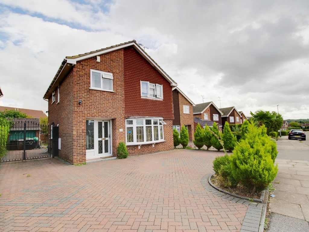 4 bed property for sale in Ringwood Road, Luton LU2, £550,000 Zoopla