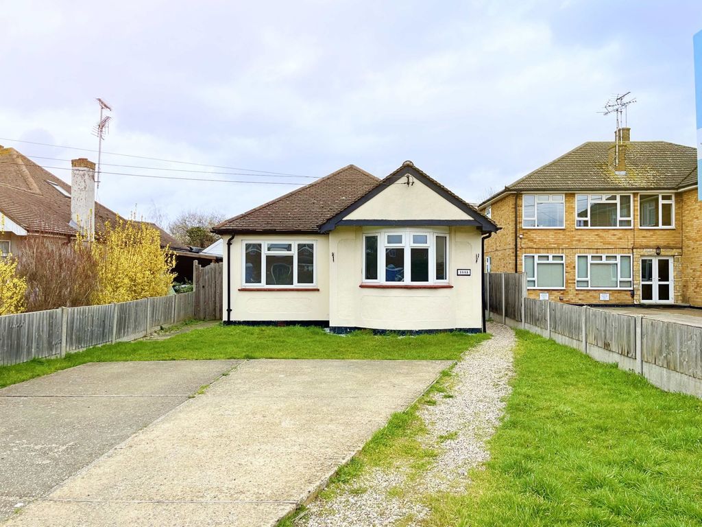 3 bed detached bungalow to rent in Ashingdon Road, Ashingdon, Rochford