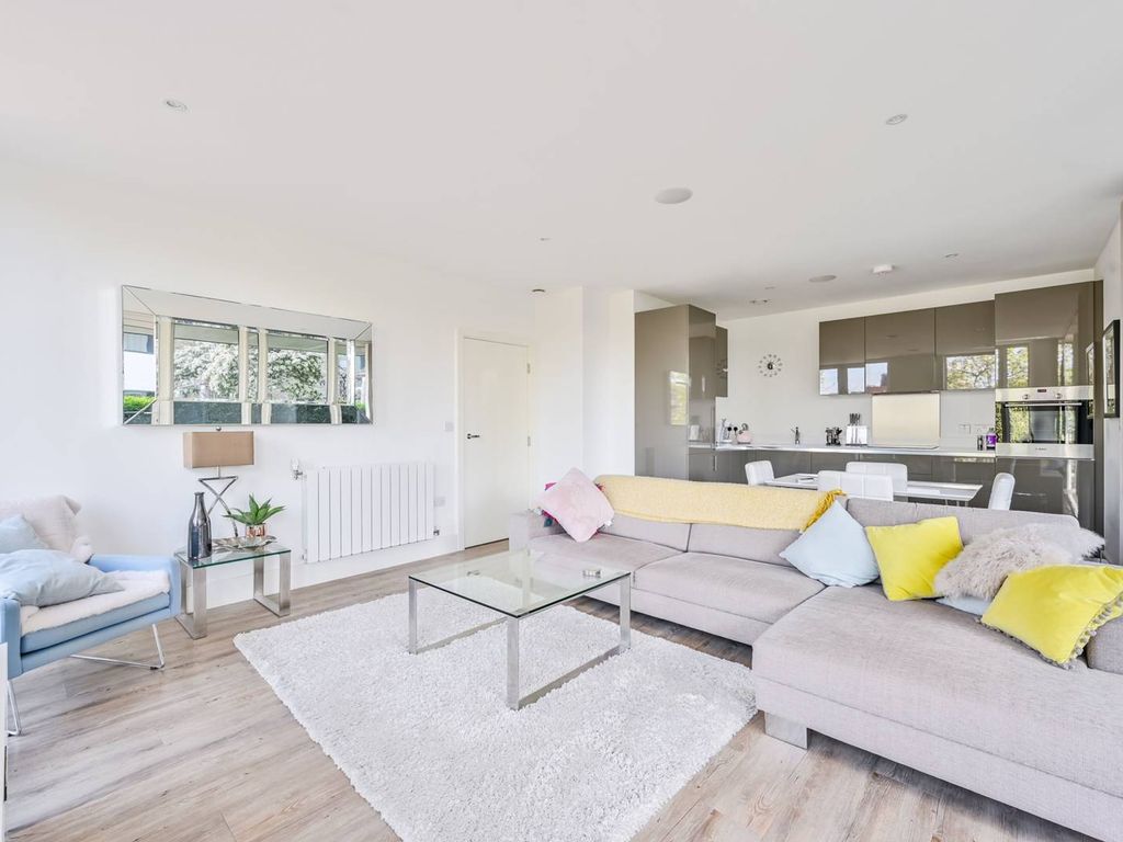1 bed flat for sale in Cadet House, Woolwich Riverside, London SE18