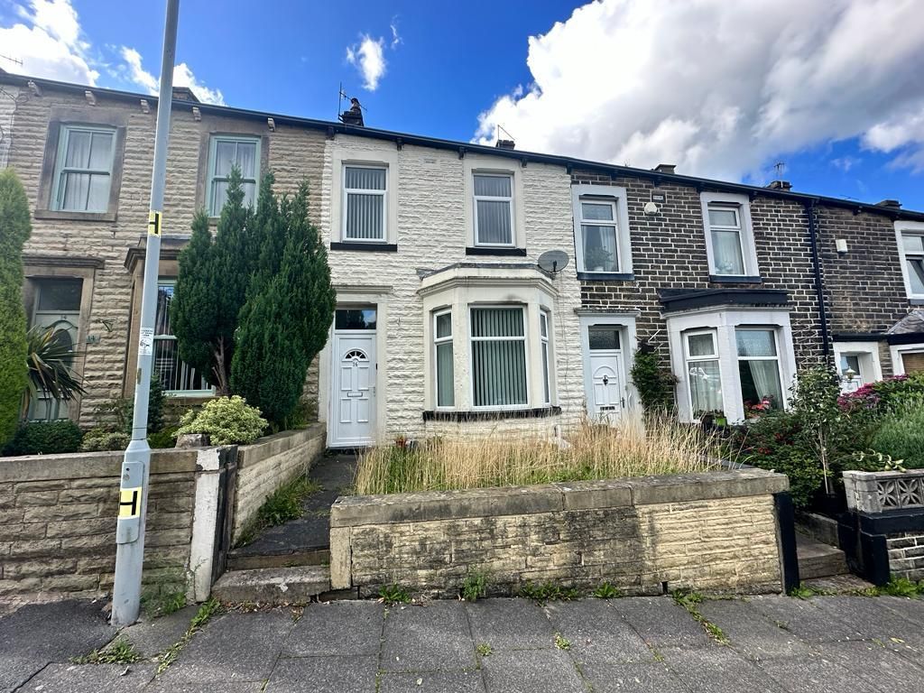 3 bed property to rent in Harriet Street, Burnley BB11, £750 pcm Zoopla