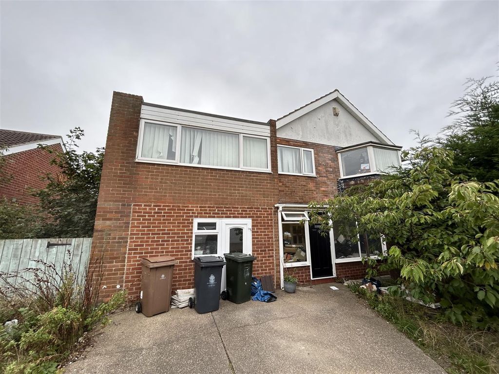 4 bed semidetached house for sale in Grampian Close, North Shields NE29, £261,000 Zoopla