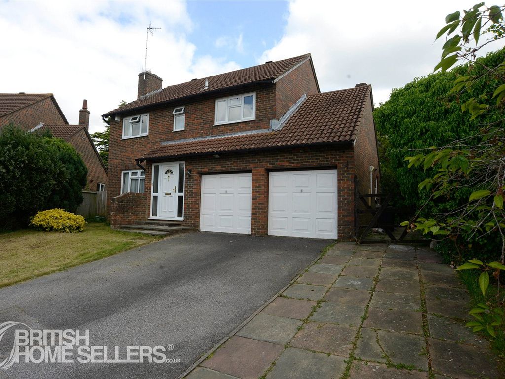 4 bed detached house for sale in South Lea, Kingsnorth, Ashford, Kent