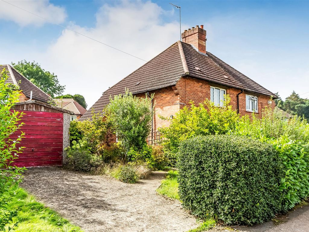 2 bed semidetached house for sale in St. Clair Close, Oxted RH8, £