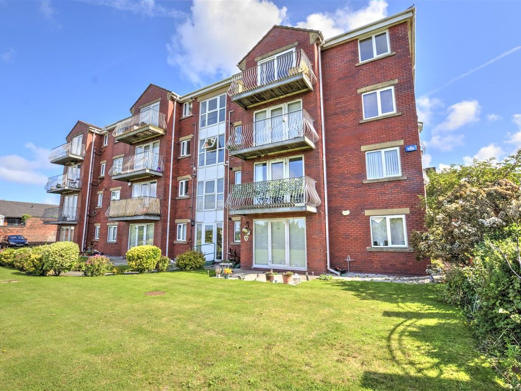 2 bed flat for sale in The Esplanade, Waterloo, Liverpool L22, £150,000