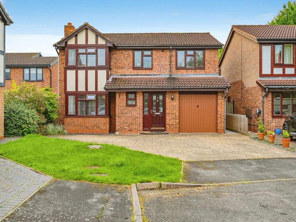 5 bed detached house for sale in Shelley Close, Armitage, Rugeley WS15