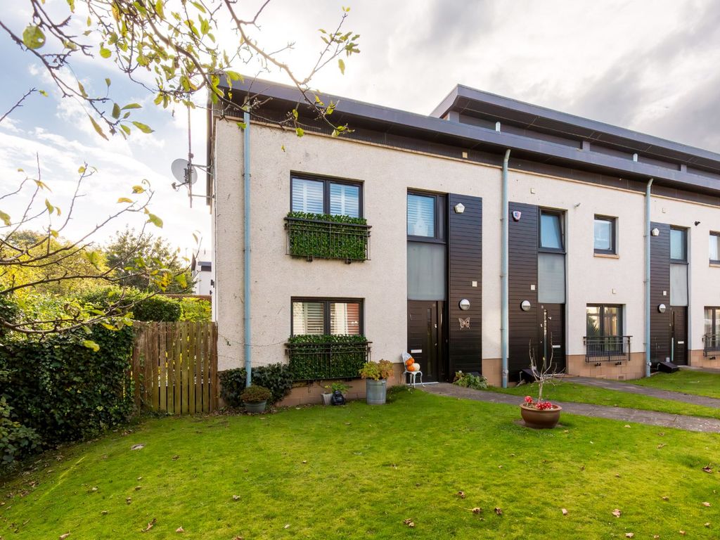 4 bed end terrace house for sale in 19 East Pilton Farm Wynd, Edinburgh EH5, £385,000 Zoopla