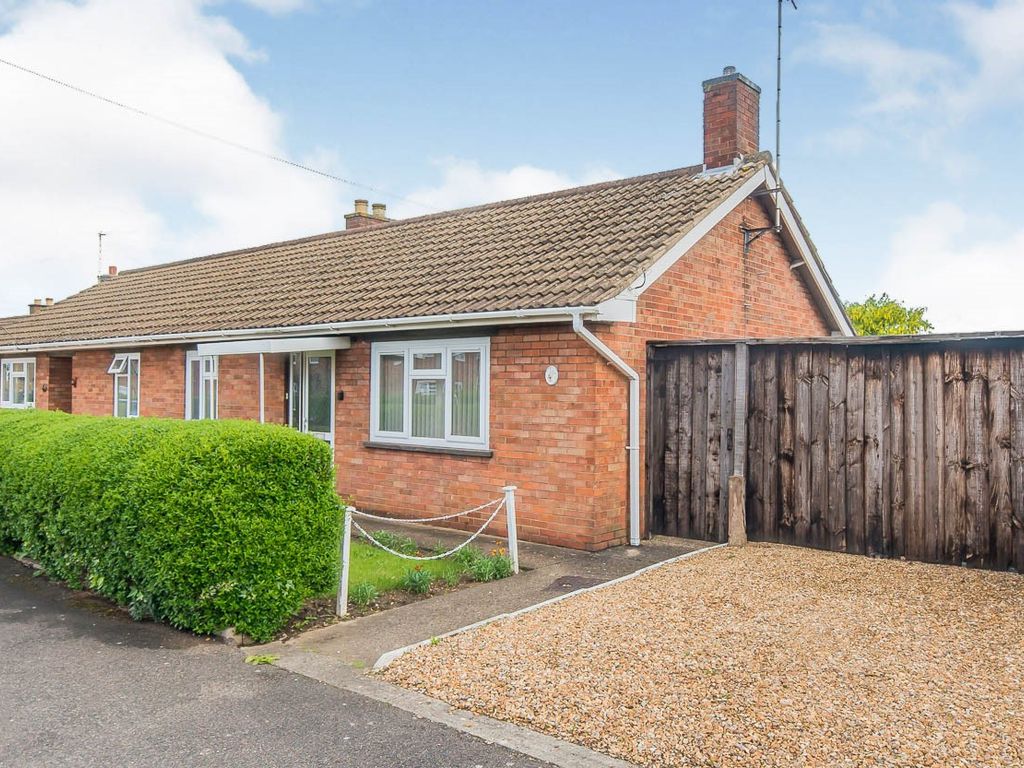 2 bed semidetached bungalow for sale in Queen Street, Yaxley