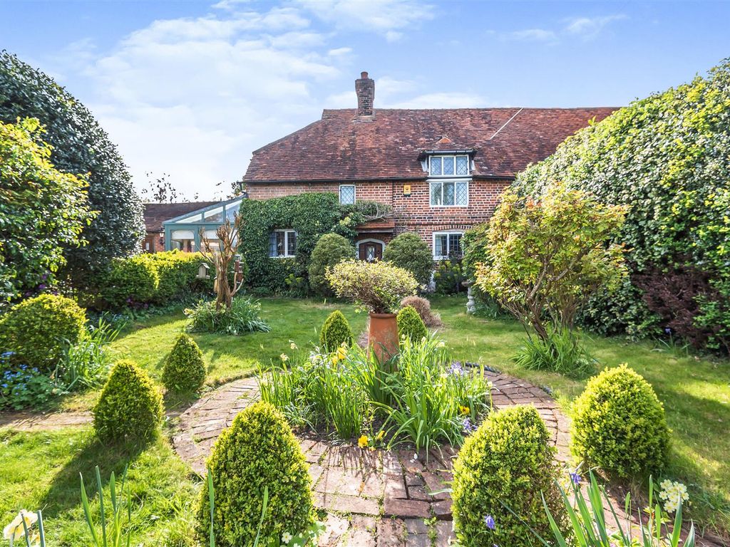 4 bed semidetached house for sale in Long Reach, Ockham, Woking GU23