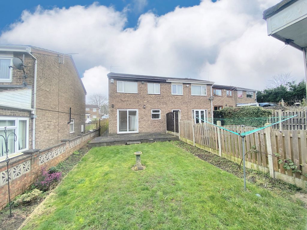 3 bed semidetached house for sale in Grassmoor Close, Sheffield S12, £