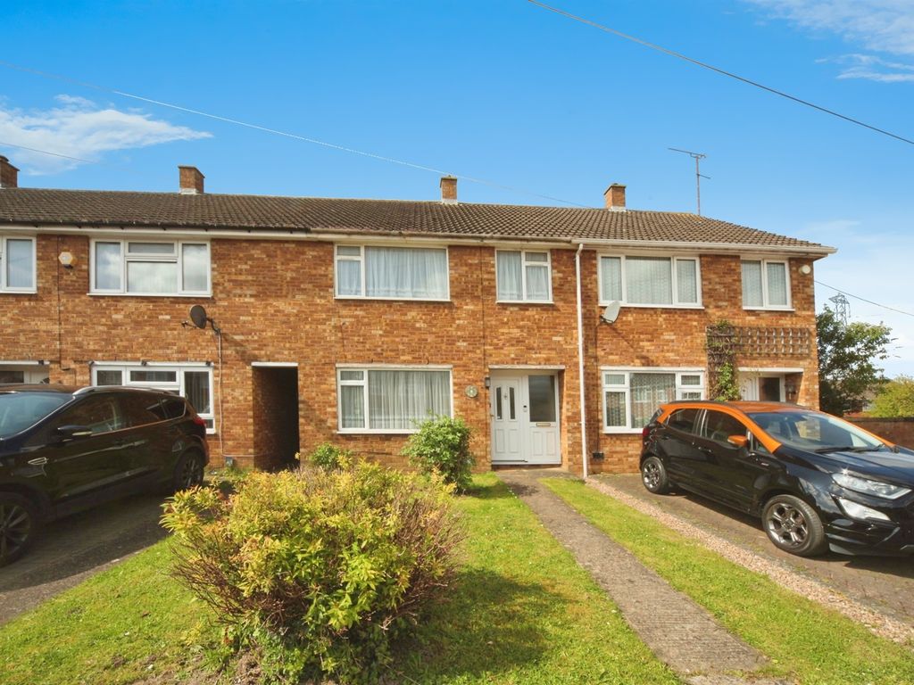 3 bed terraced house for sale in Binder Close, Luton LU4, £300,000 - Zoopla