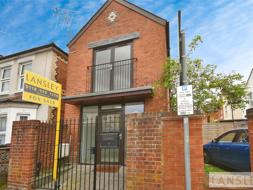 1 bed detached house for sale in Curzon Street, Reading RG30, £215,000