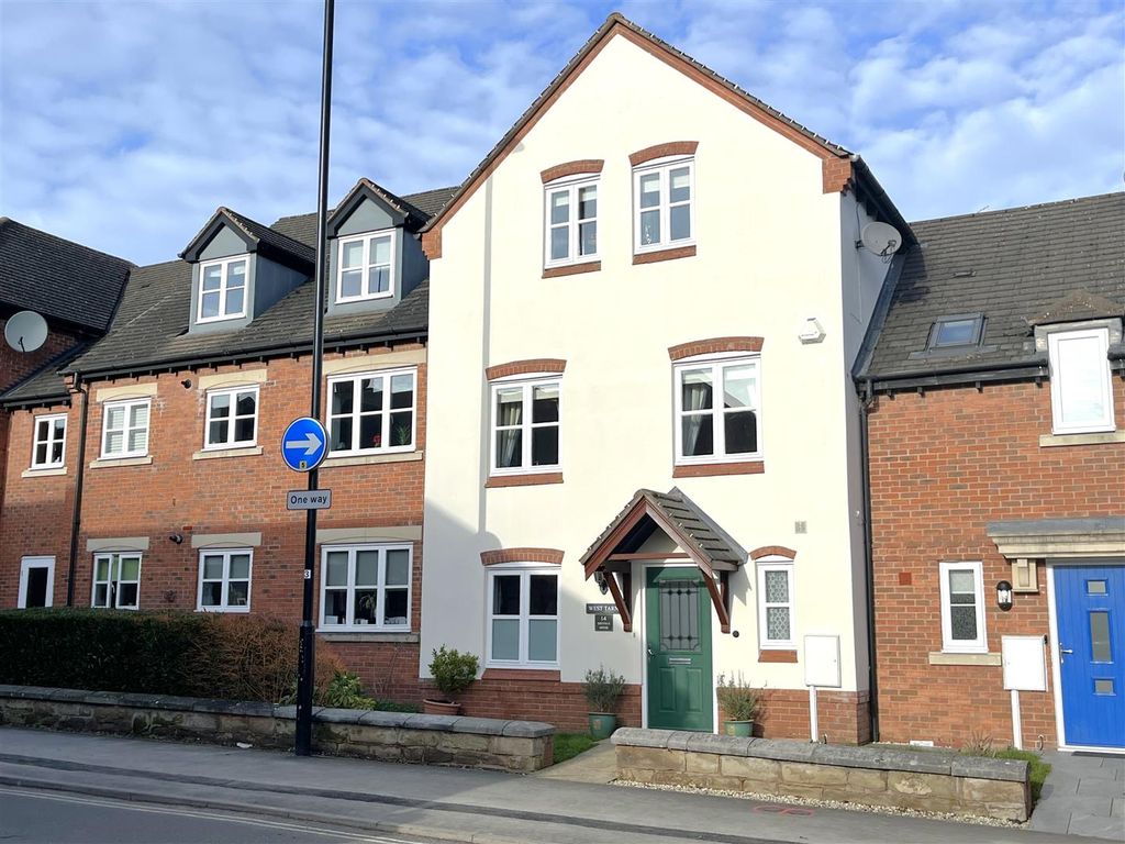 4 bed property for sale in 14 Greville House, Priory Road, Warwick CV34