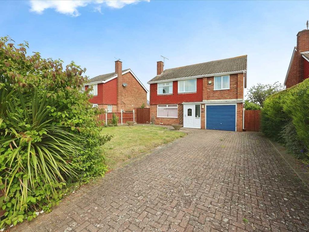 4 bed property for sale in Dore Avenue, North Hykeham, Lincoln LN6, £