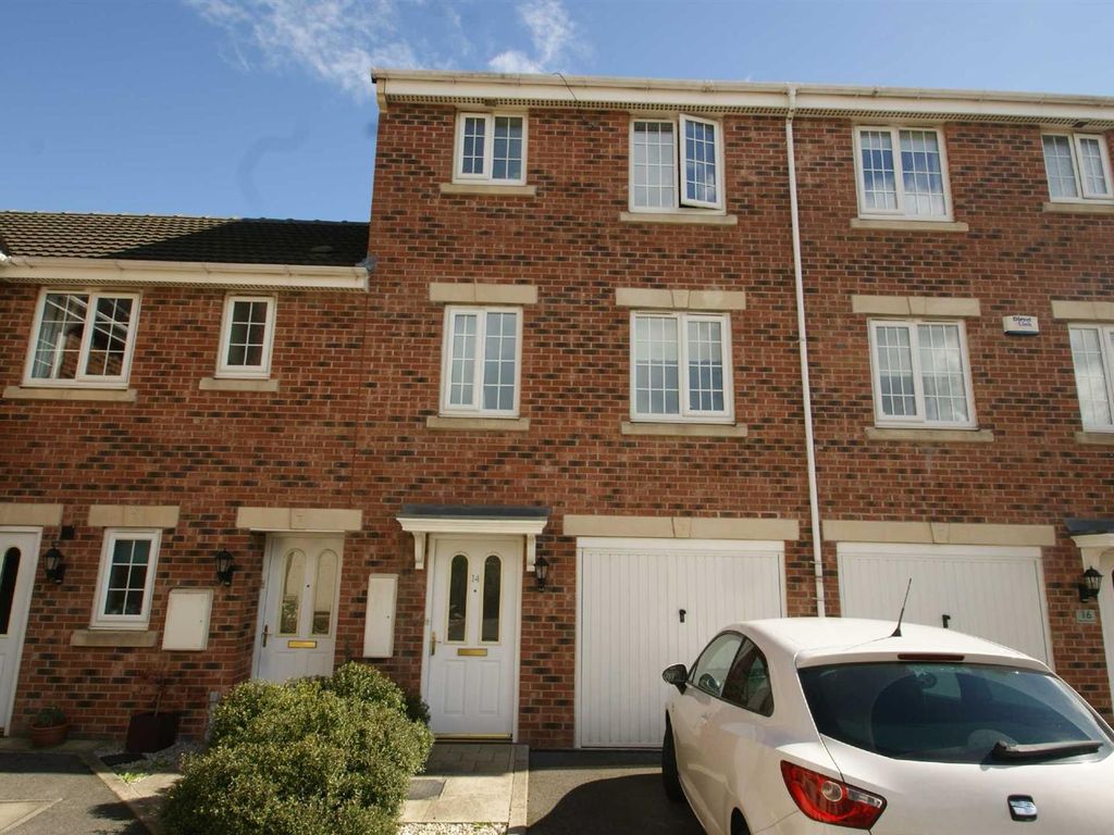4 bed town house to rent in Blenkinsop Way, Middleton, Leeds LS10 Zoopla